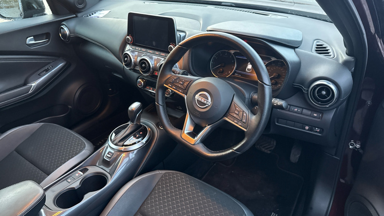 Nissan Juke 1.0 DiG-T 114 N-Connecta 5dr DCT Petrol Hatchback